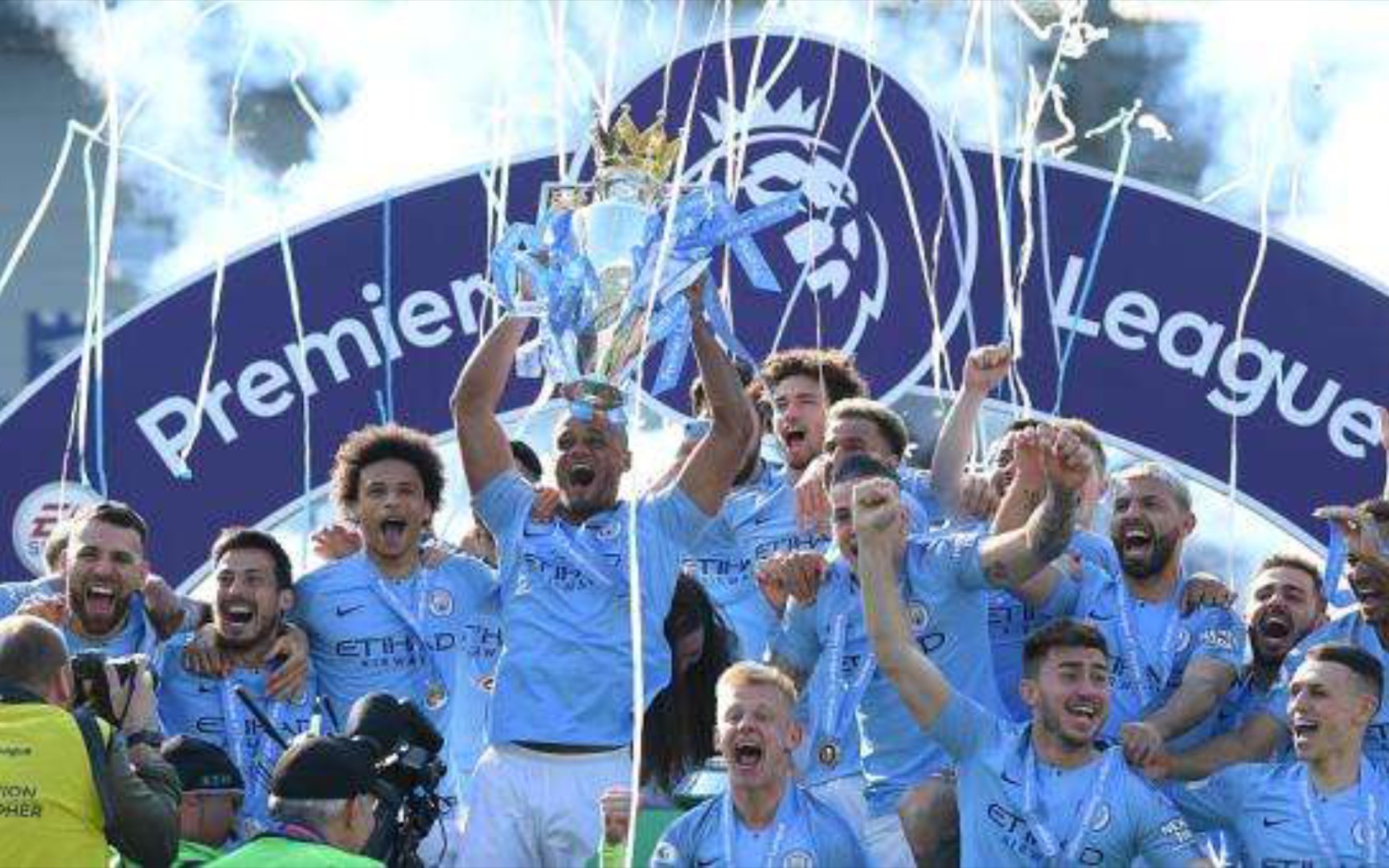 曾凭借其深 曾凭借其深